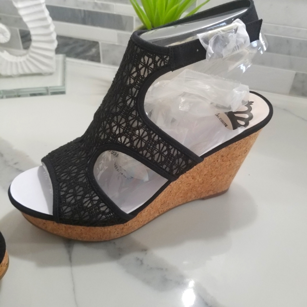 Kendra Black wedges